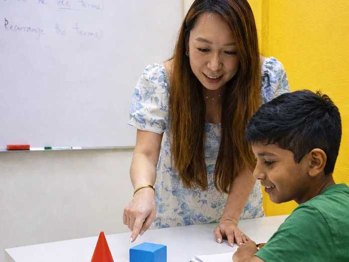 Cheryl Khoo of The Explorers Space guiding student in Mastery Class